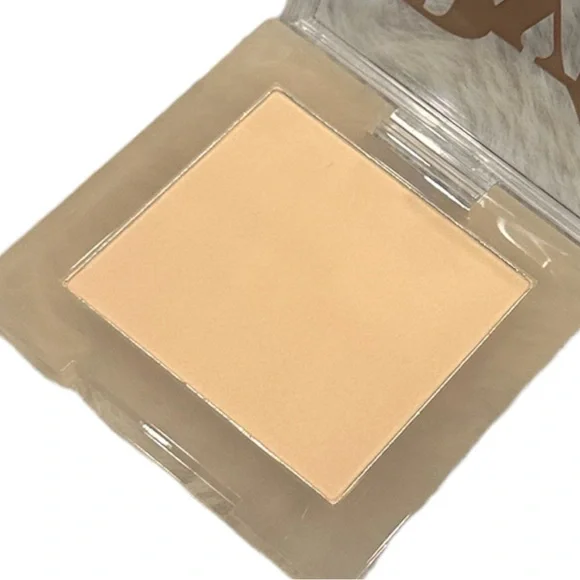 PYT BEAUTY
Set Me Up Setting Powder - Picture 3 of 3